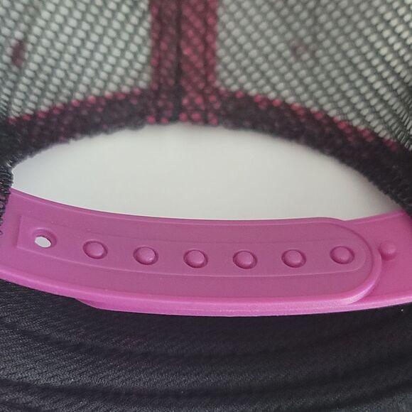 Pendleton Whisky Let'er Buck Muddy Girl Camo Mesh Snapback Trucker Hat - Picture 3 of 5